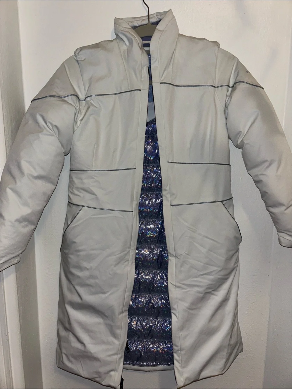 Columbia White Puffer Jacket with Iridescent Blue Lining